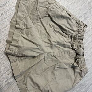 Uniqlo Tan Relaxed Fit Shorts Lightweight Cotton